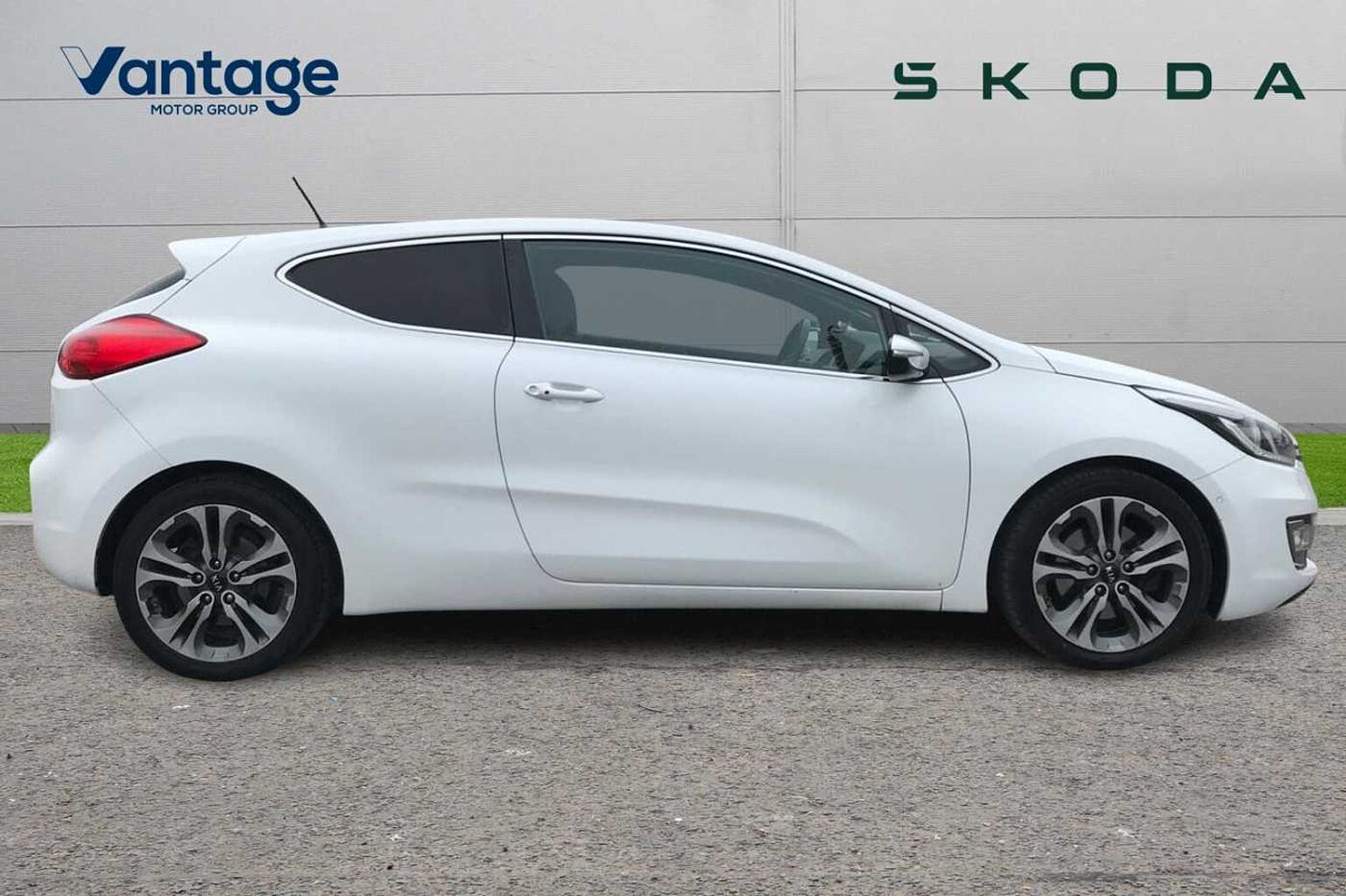 Kia Pro ceed Pro_cee'd 1.6 CRDi SE Tech 3-Door Hatchback